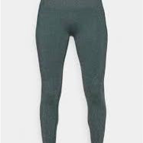 Fabletics x Khloe Kardashian Everpine Shimmer Leggings, M - Picture 4 of 11